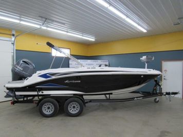 2022 Hurricane SunDeck Sport 205 OB W Yamaha 150