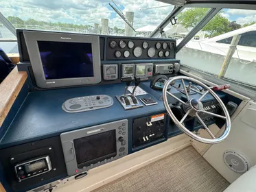 1990 Sea Ray 390 Express Cruiser