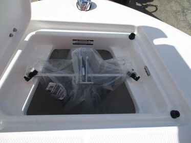 2024 Robalo R200 In stock trailer included Rebate expires 07/