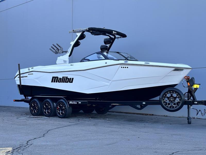2024 Malibu 26 LSV