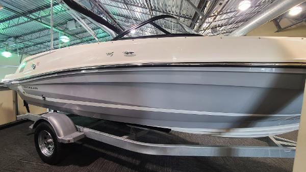 New 2021 Bayliner Vr5 Bowrider I O 98102 Seattle Boat Trader