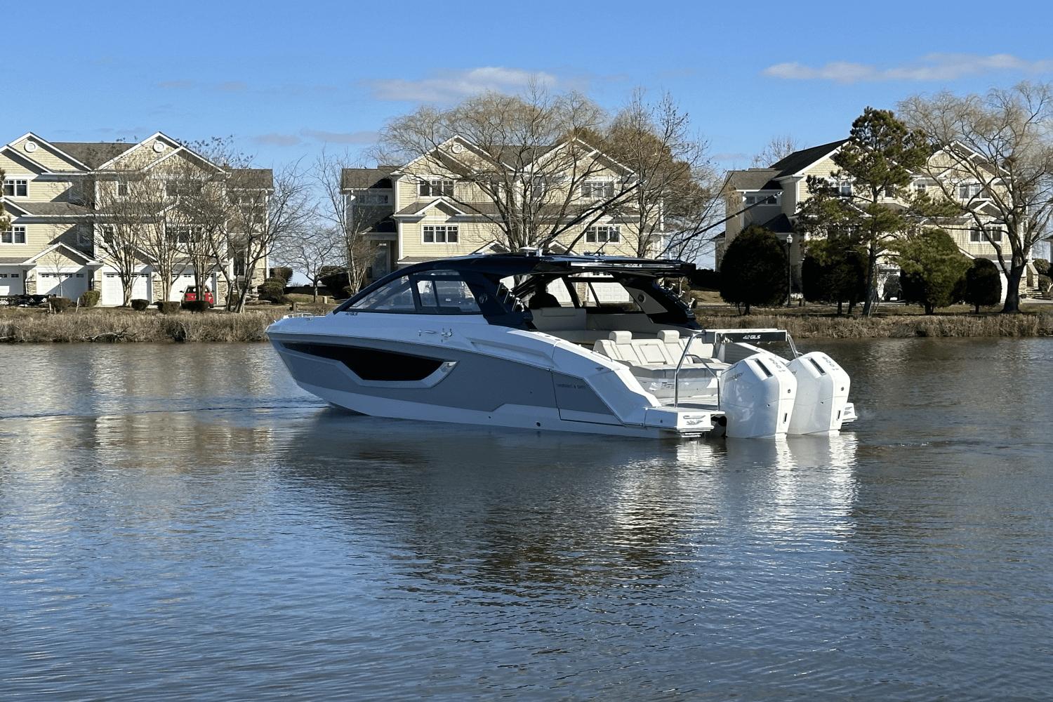 2024 Cruisers Yachts 42 GLS Outboard