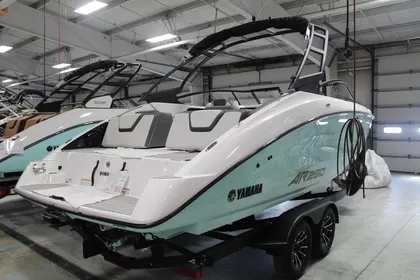 2024 Yamaha Boats AR250