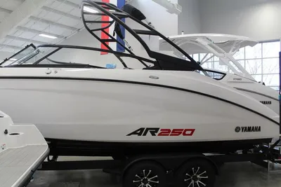 2024 Yamaha Boats AR250