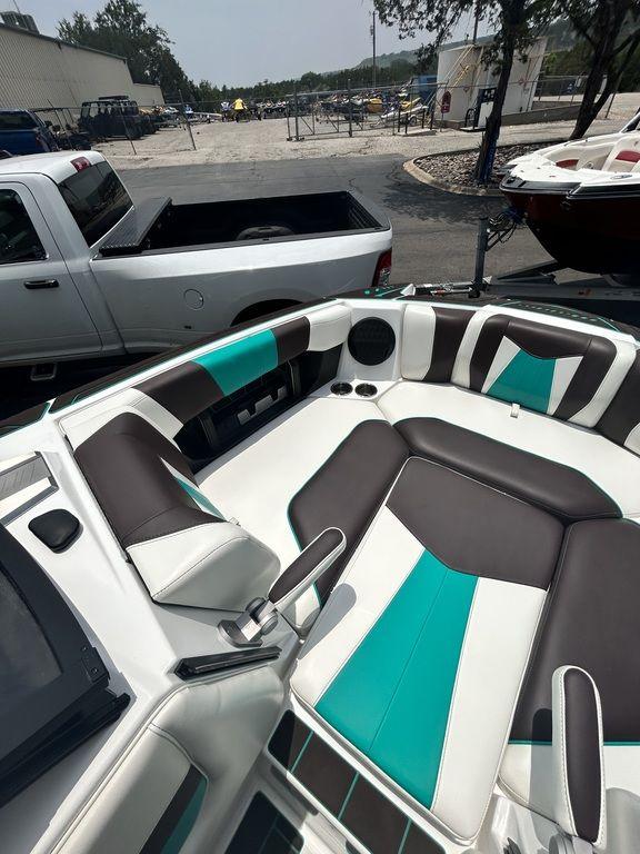 vip boats and yachts strawn