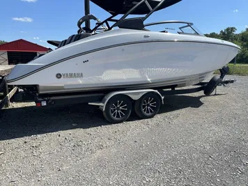 2024 Yamaha Boats 255XE