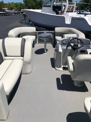 2022 Sylvan 8520PF-CARBON