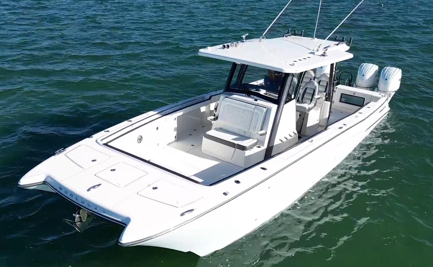 Offshore Center Console Fishing - World Cat