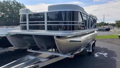 2023 Sylvan 8522 Cruise