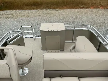 2024 Tahoe Pontoon Boats STX Cruise - 19 FT