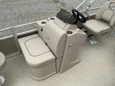 2024 Tahoe Pontoon Boats STX Cruise - 19 FT