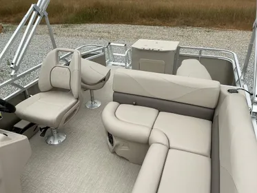 2024 Tahoe Pontoon Boats STX Cruise - 19 FT