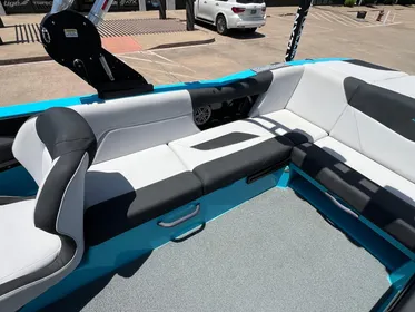 2021 MasterCraft NXT 24