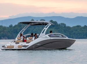 2022 Yamaha Boats 275 SE