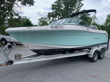 2017 Robalo R207 Dual Console