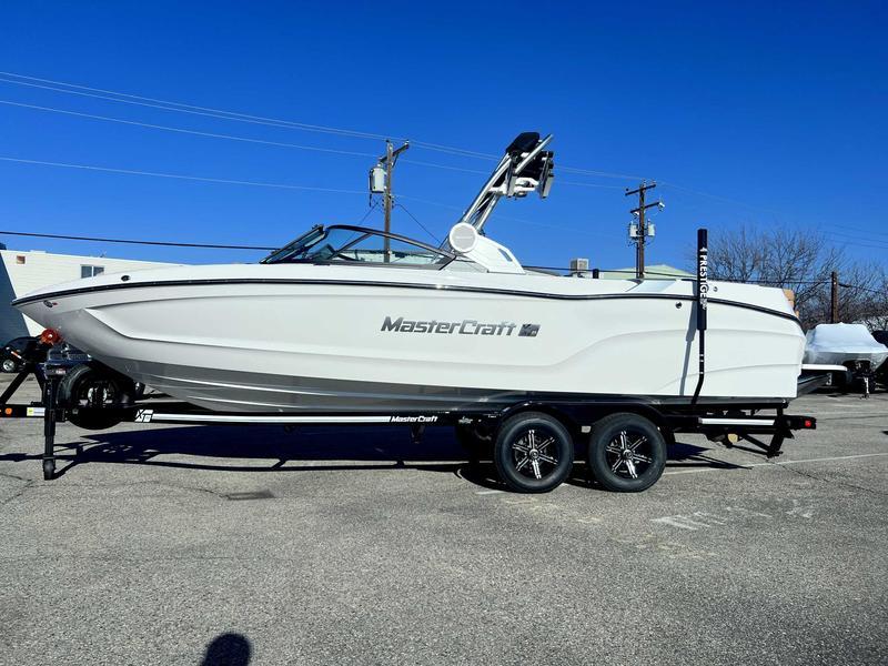 2024 MasterCraft XT25