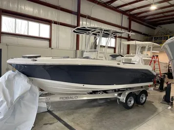 2024 Robalo R202EX