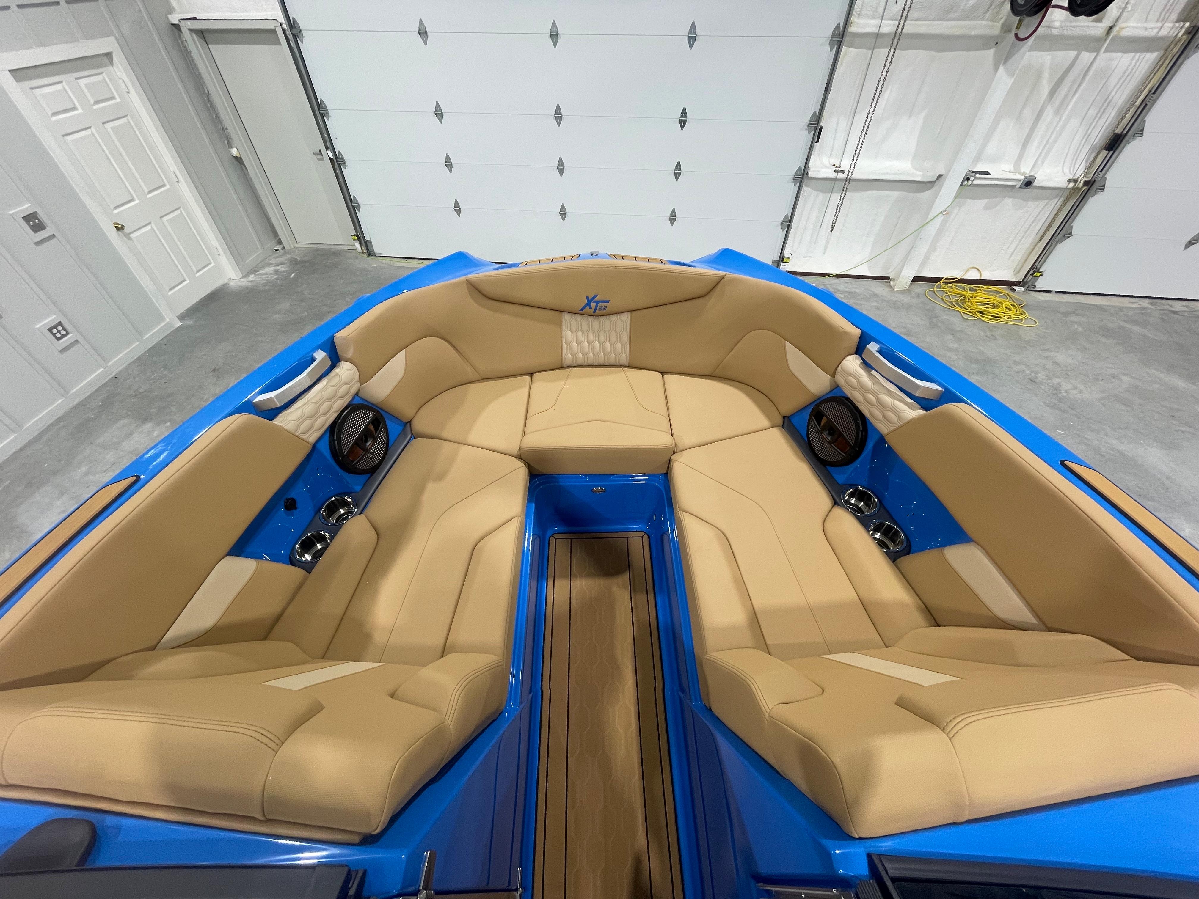 New 2023 MasterCraft XT22 73439 Kingston Boat Trader