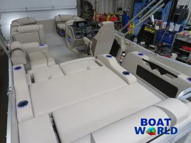 2024 Tahoe Cascade 2385 Swingback (VRL) Pontoon & Honda 4-Str