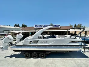 2024 Avalon Excalibur - 27 FT Elite Windshield w/ Twin 500HP Mercury's!