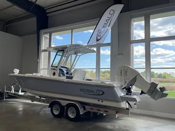 2023 Robalo 266 Cayman