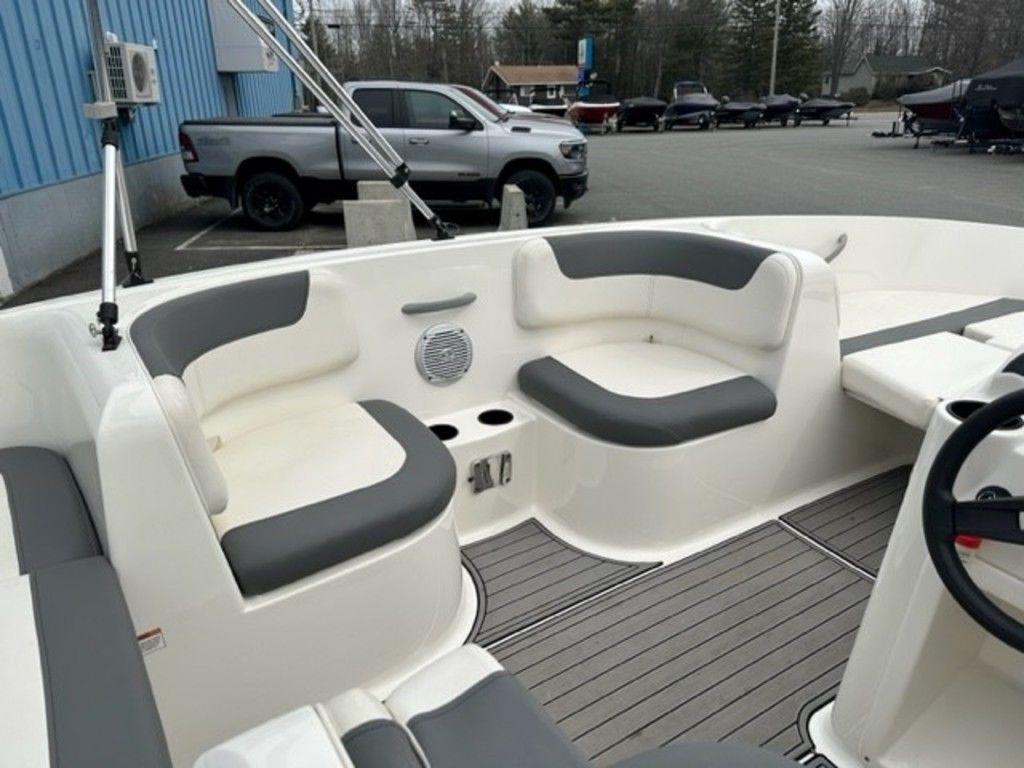 Used 2018 Bayliner Element E16, 04429 Holden - Boat Trader