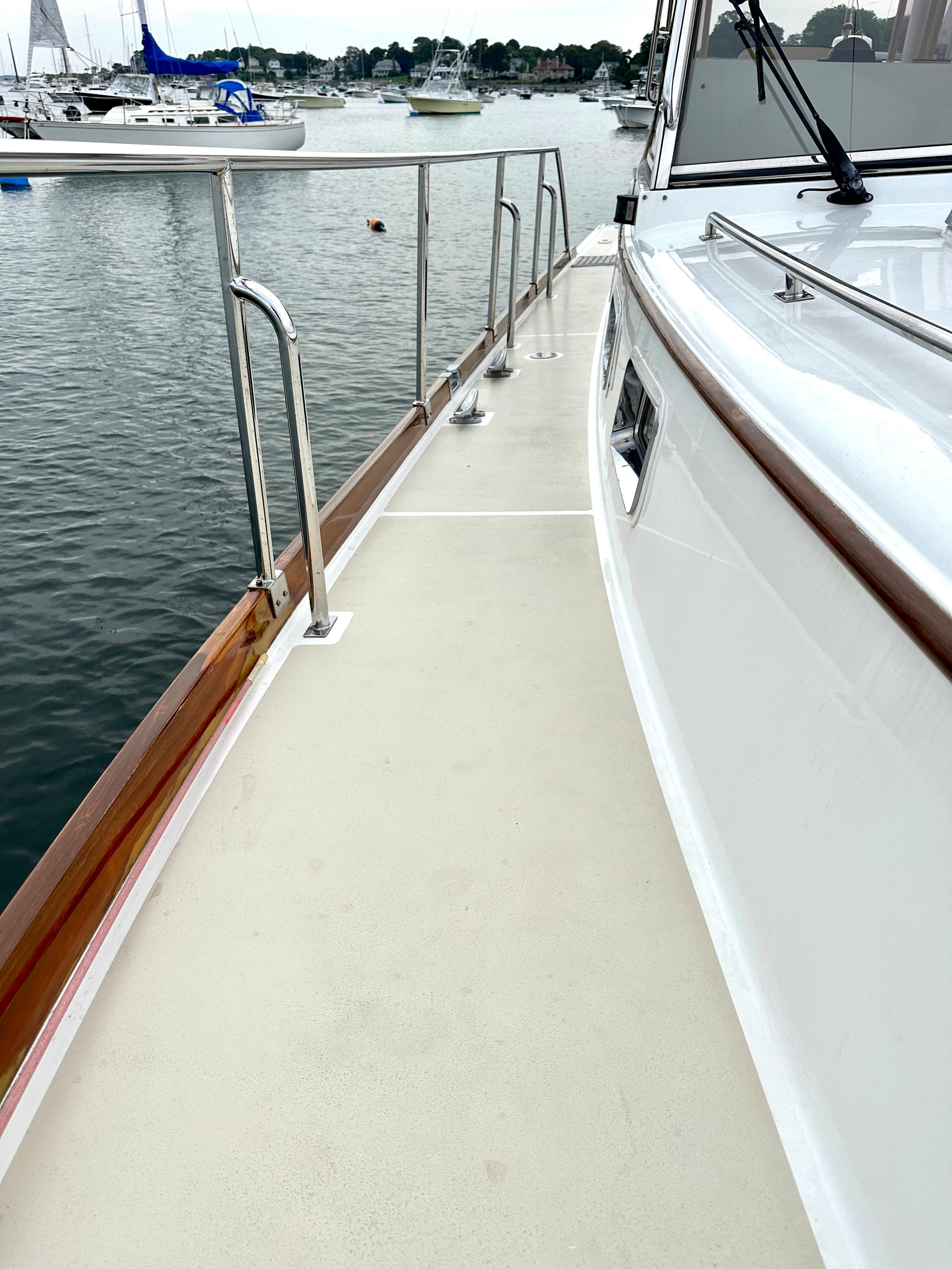 Side Deck - Starboard