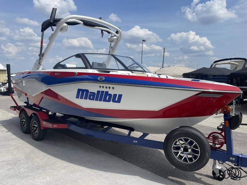 2024 Malibu 22 LSV