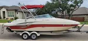 2004 Sea Ray 220 Sundeck