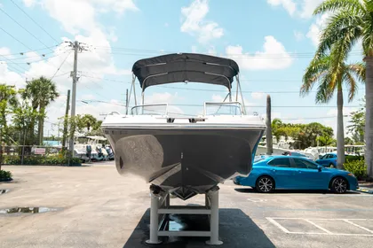 2024 Hurricane SunDeck 217 OB