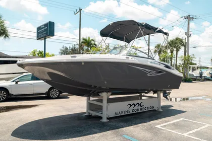 2024 Hurricane SunDeck 217 OB