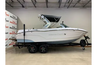 2023 MasterCraft XT22 T