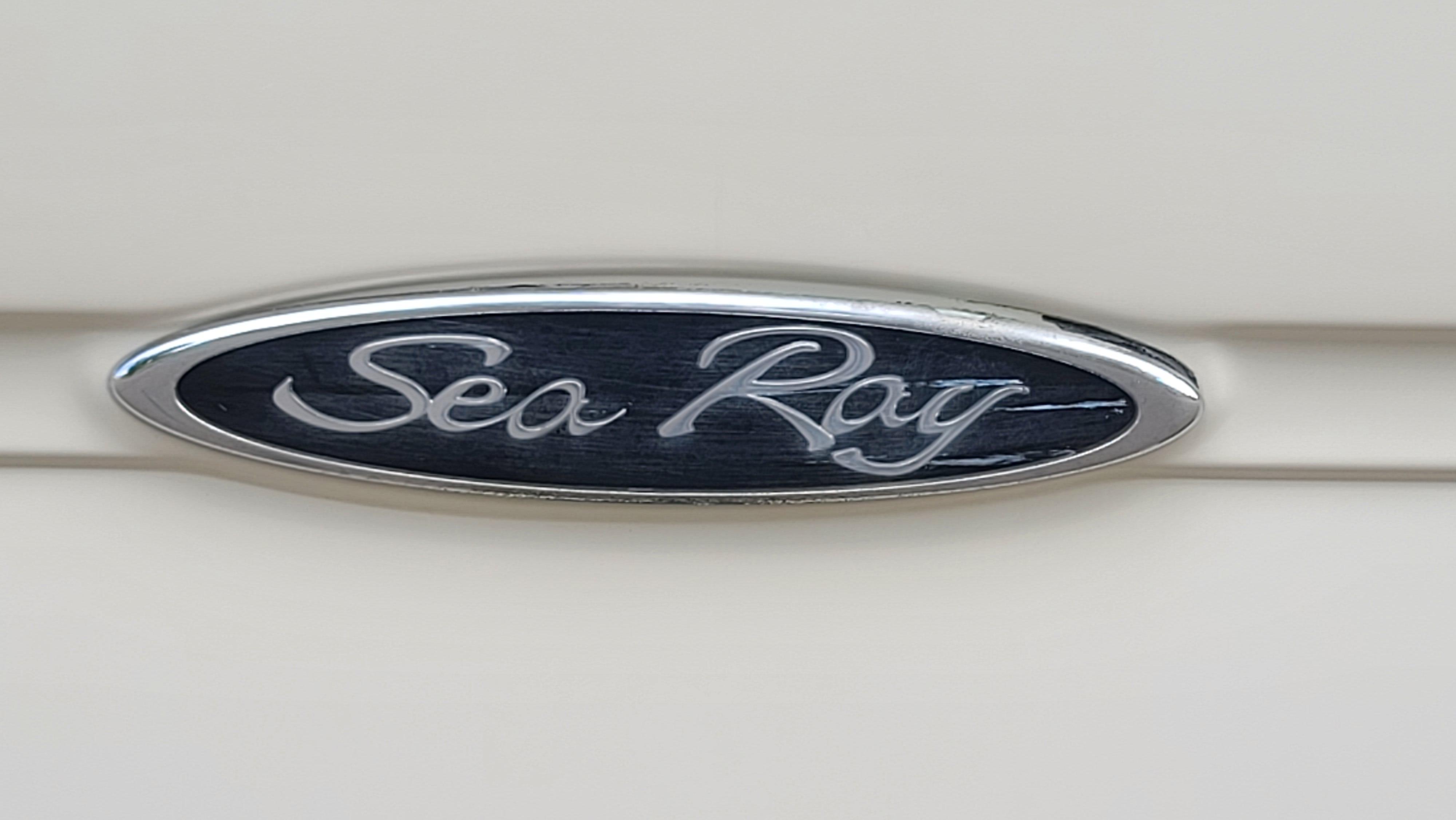 2002 Sea Ray 225 Weekender