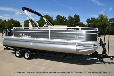 2024 Sun Tracker FISHIN' BARGE 22 DLX w/150HP Mercury 4 Stroke