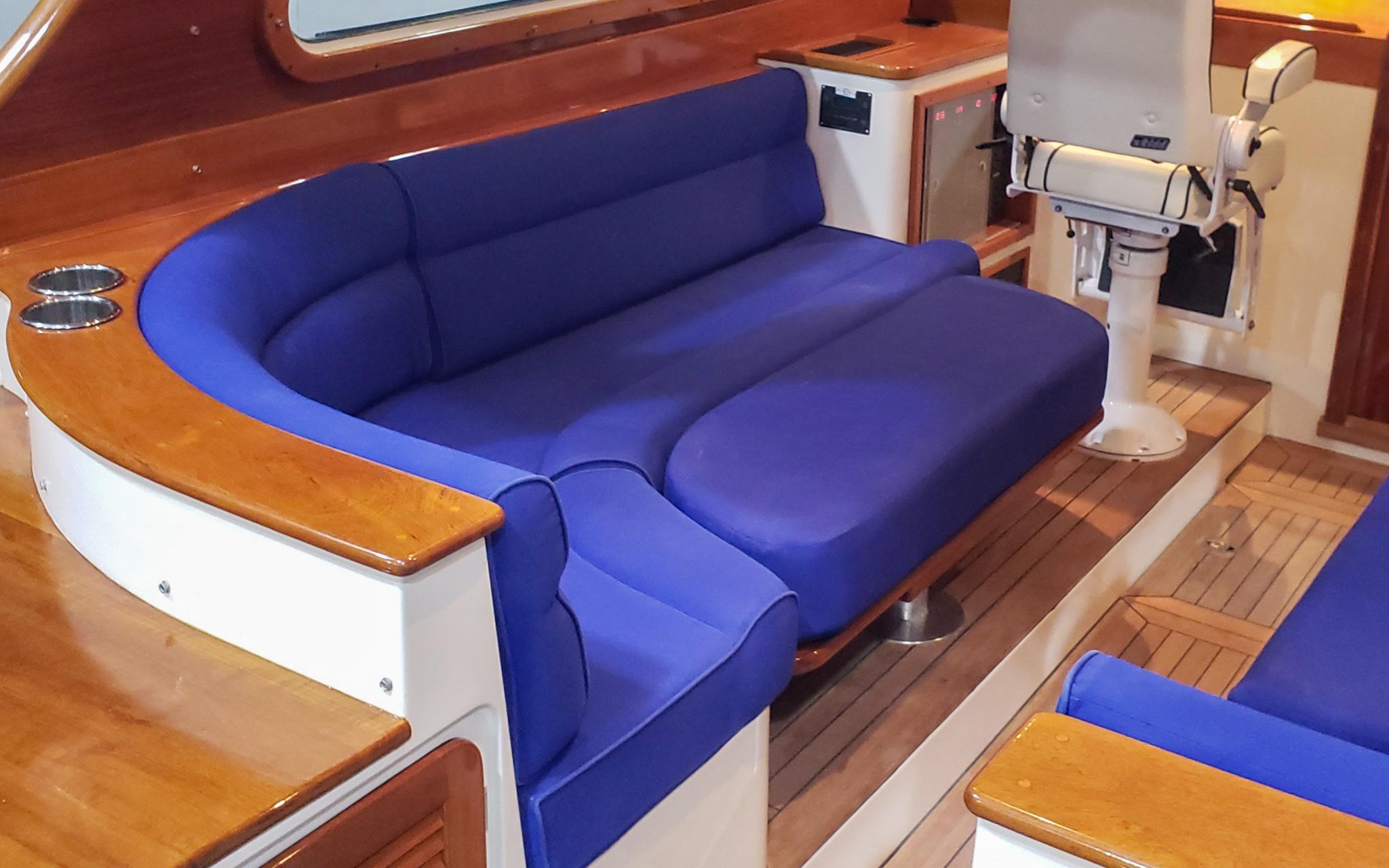 Hinckley Talaria 40 - Jubilee - Pilothouse Settee with Infill for Bunk