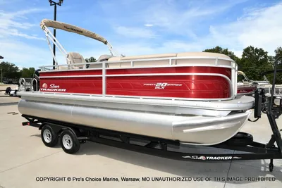 2024 Sun Tracker Party Barge 20 DLX w/90HP Mercury 4 Stroke