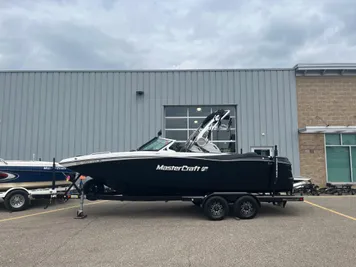 2018 MasterCraft XT22