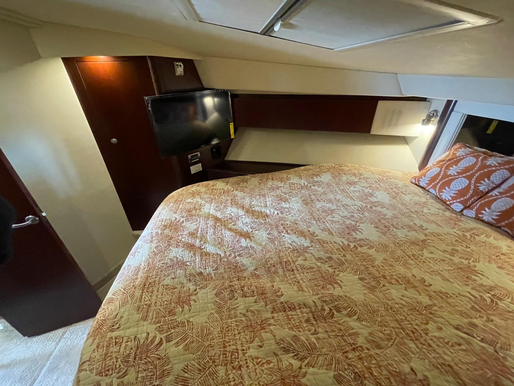 MASTER STATEROOM TO PORT