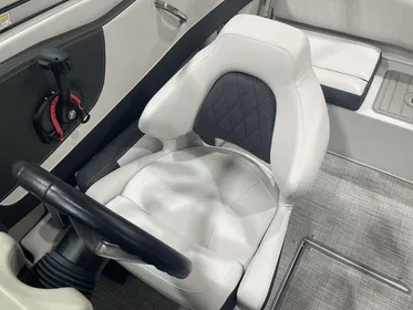 2024 Crownline 210 SS