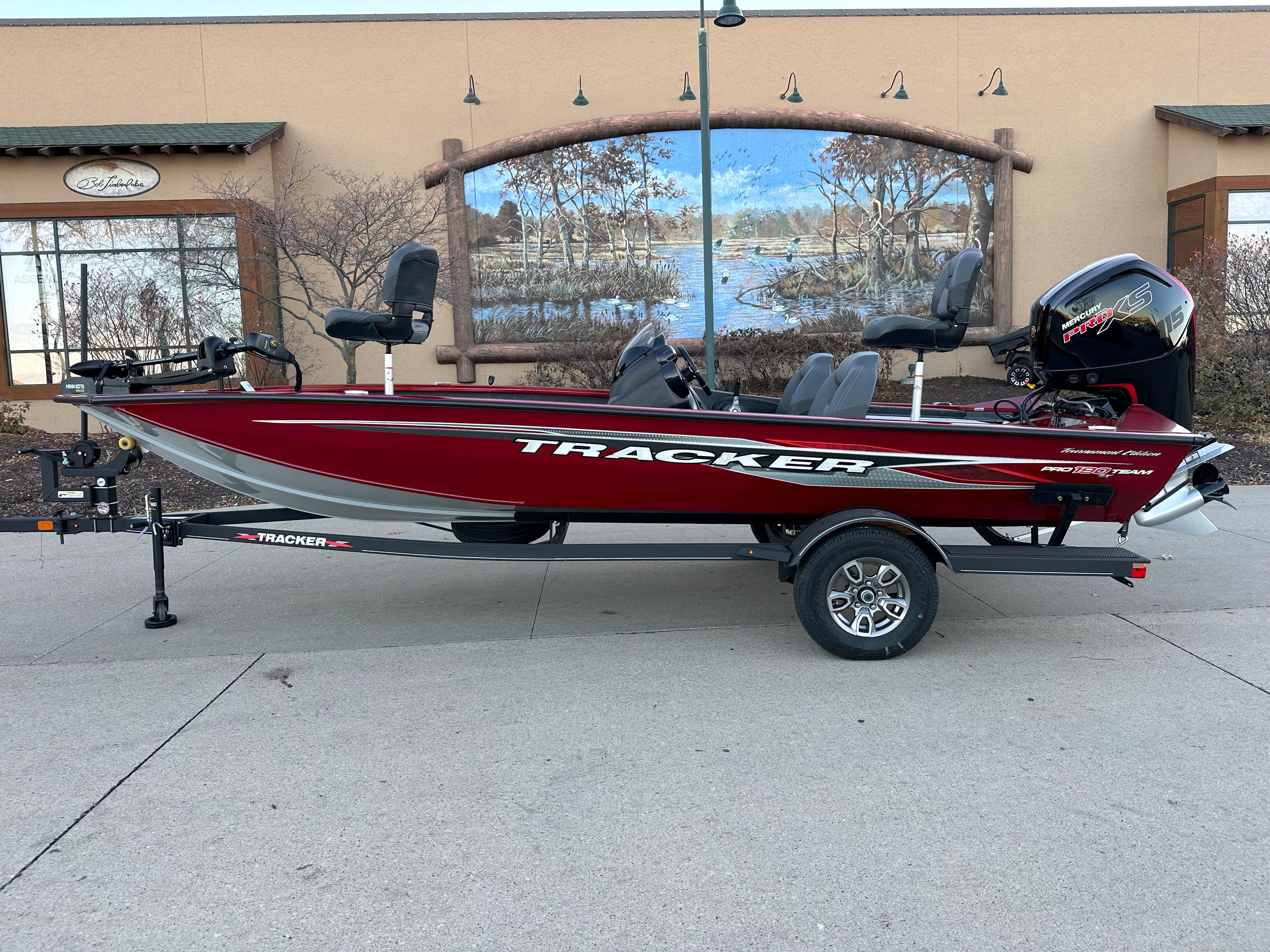 Triton Boat Casting Fishing Seat 323609 | TX Gray Black Red 