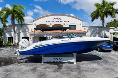 2023 Hurricane SunDeck 2690 OB