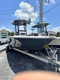 2022 Robalo 246 Cayman