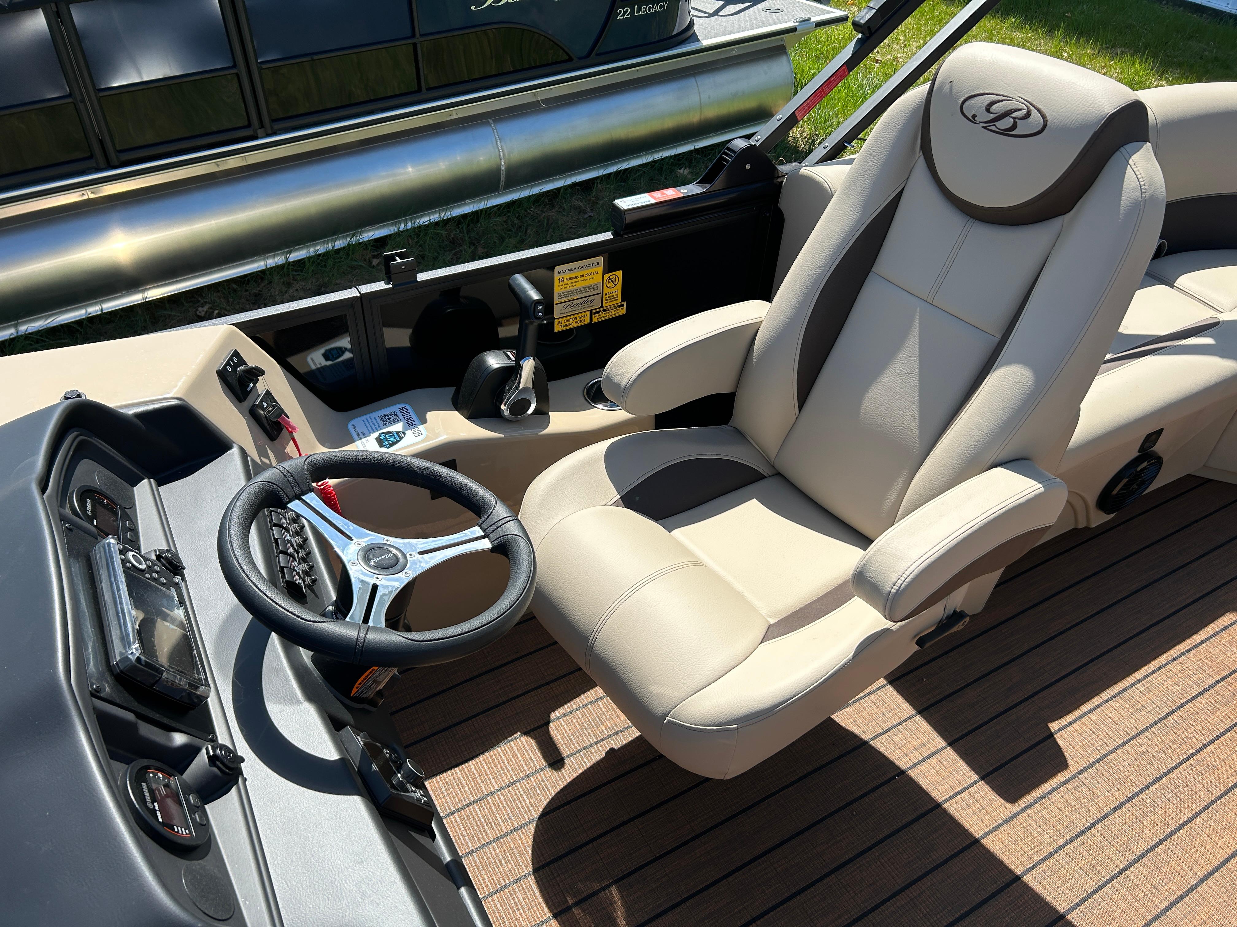 2024 Bentley Pontoons Legacy 203 Navigator