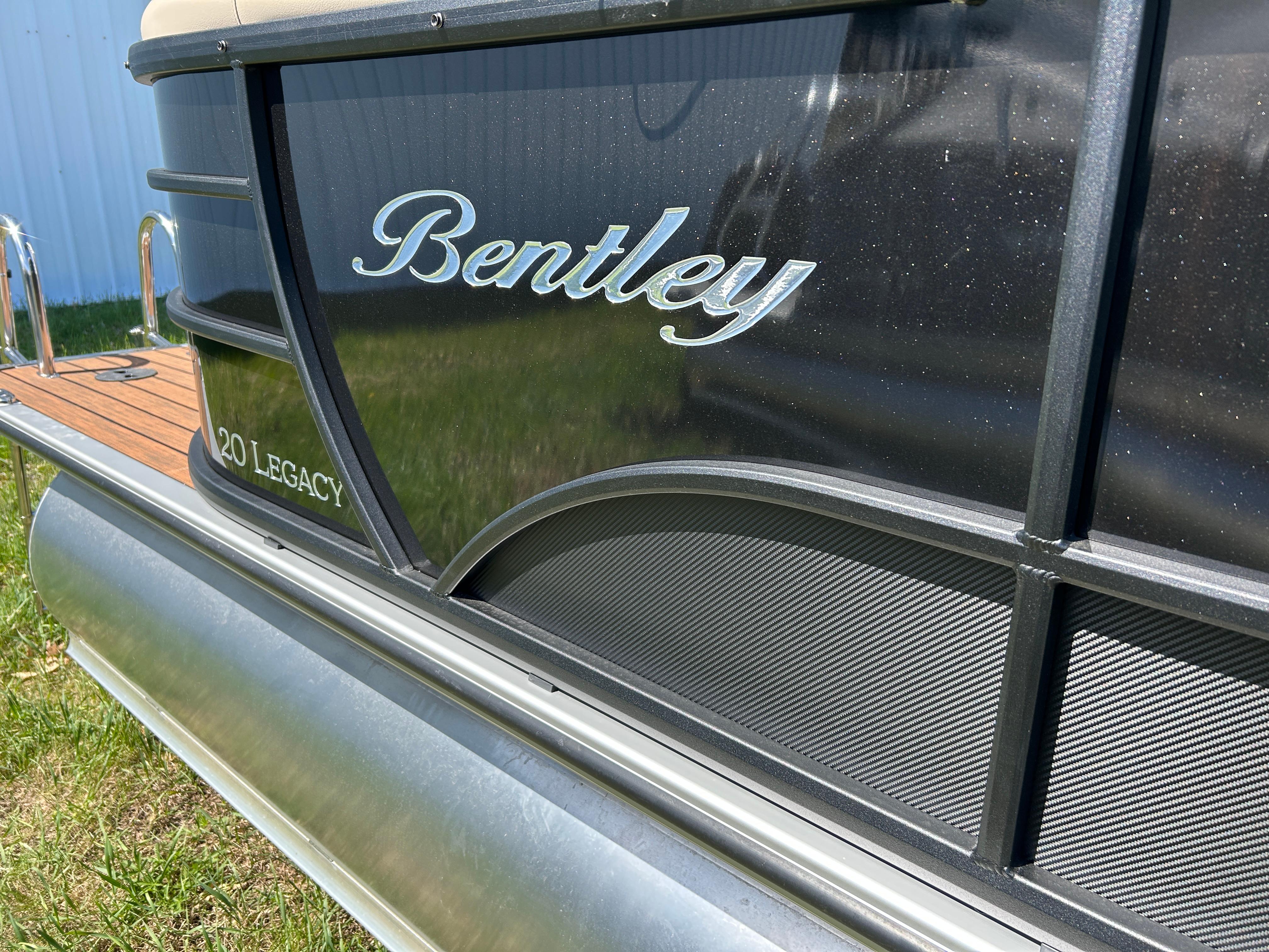 2024 Bentley Pontoons Legacy 203 Navigator
