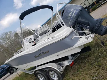 2021 NauticStar 231 Hybrid