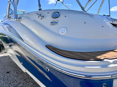 2004 Sea Ray 240 Sundeck 2021 MERC 383