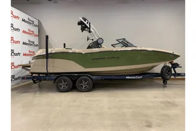 2023 MasterCraft NXT22