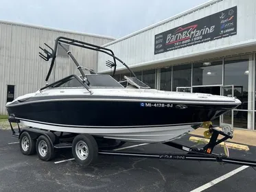 2004 Four Winns 210 Horizon