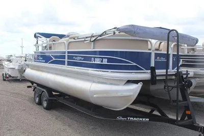 2018 Sun Tracker Party Barge 20 DLX