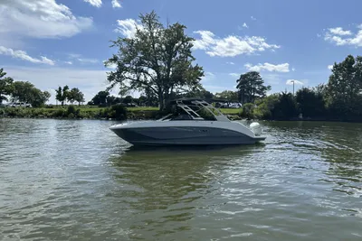 2024 Sea Ray SDX 250 Outboard